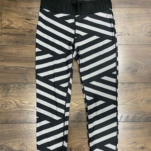 LIGHT GRAY&BLACK STRIPE LEGGINGS
